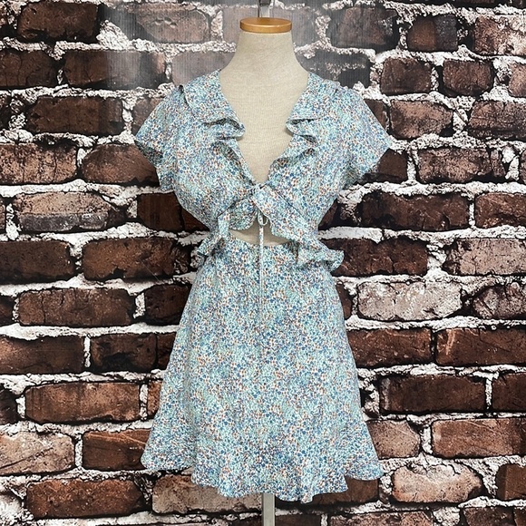 Lush NWT Dress Wrap Blue Tie Back with Ruffles Floral Size Small S - Picture 5 of 17